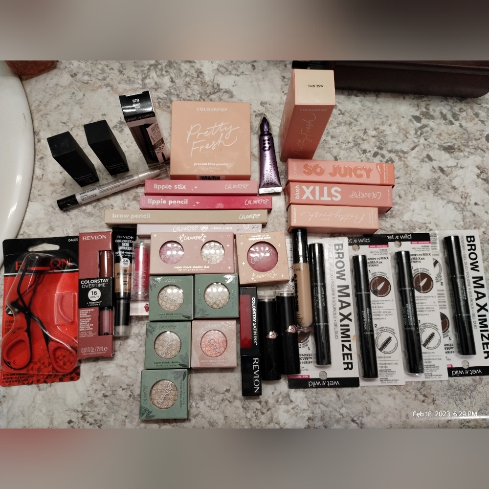 Makeup bundle